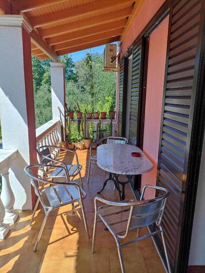 Iren Holiday Apartment Ipsos Bagian luar foto
