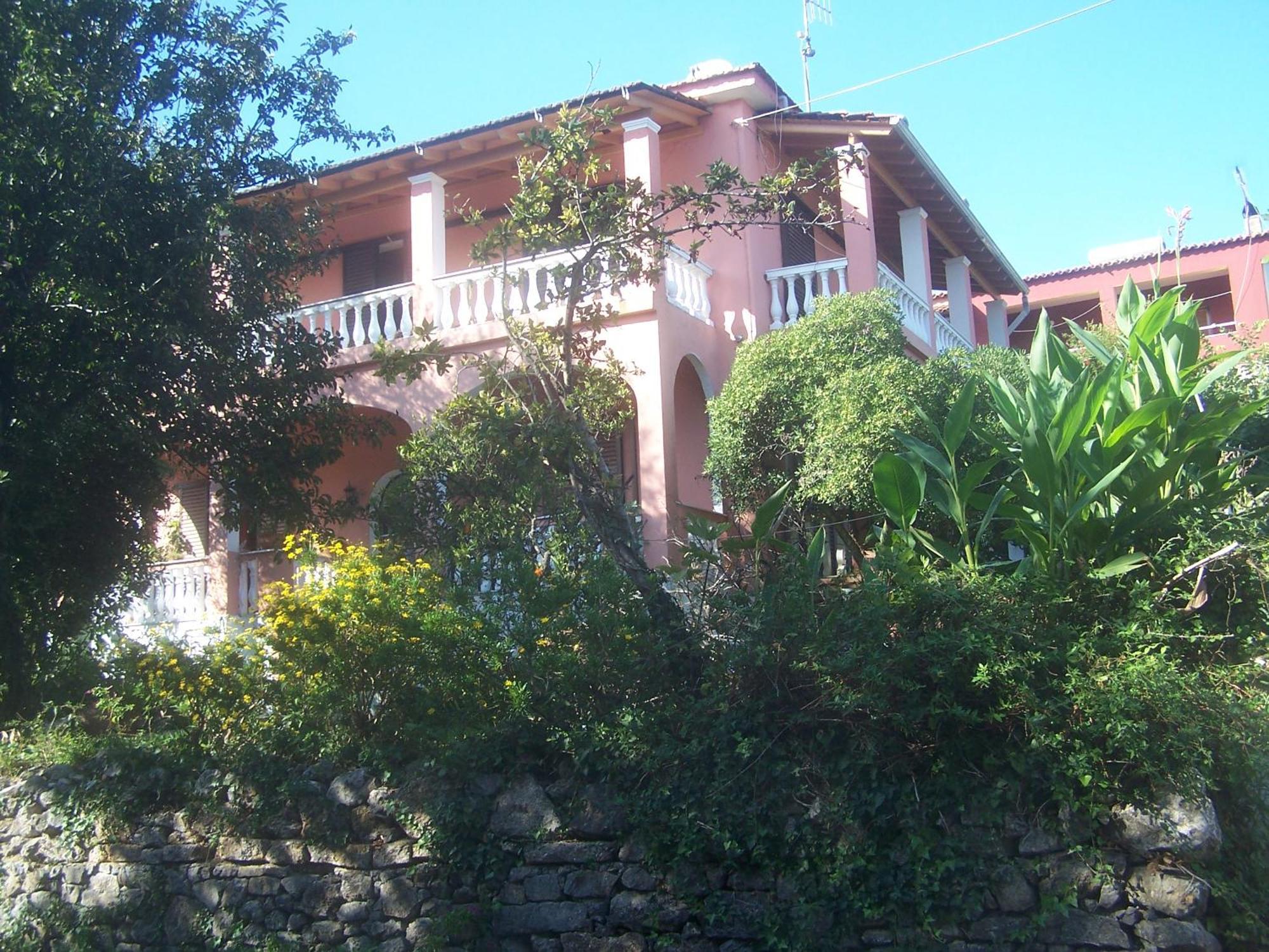 Iren Holiday Apartment Ipsos Bagian luar foto